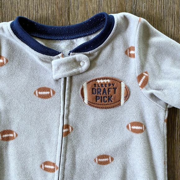 4/$20 Carter’s footie pajamas 12 month - Picture 3 of 8
